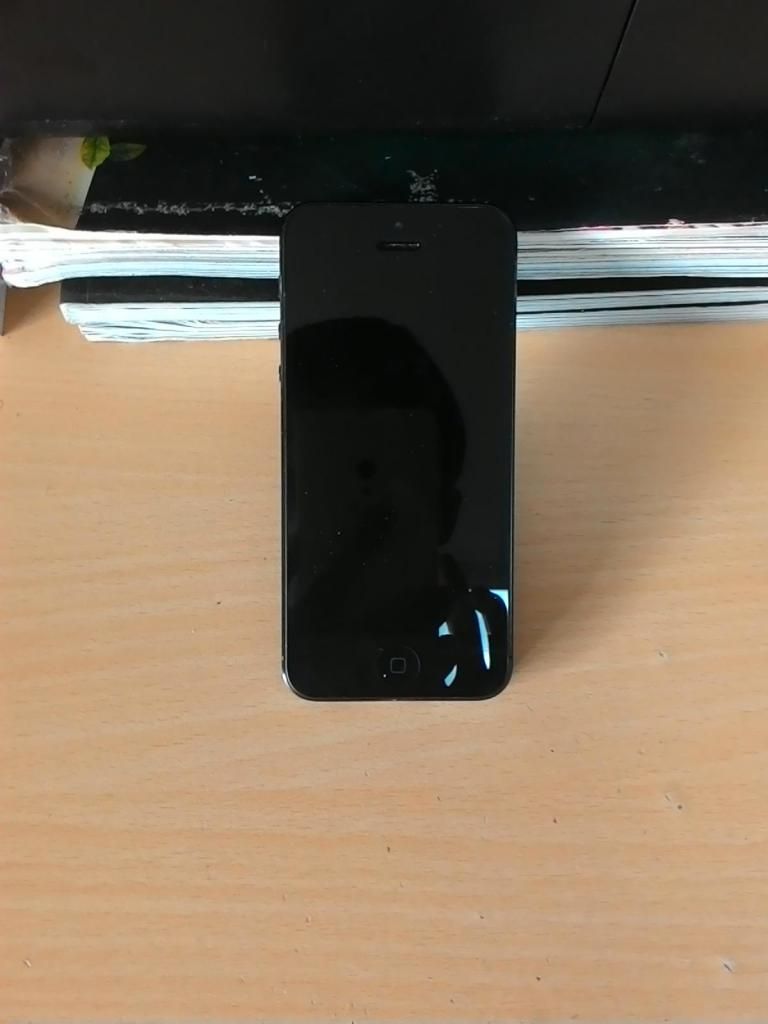 Iphone 5 hàng xách tay còn mới, hộp sách, phụ kiện đầy đủ 6 triệu