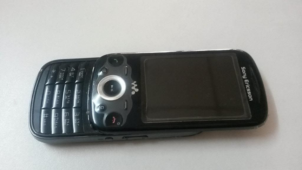 Sony Ericsson W20i Đen Leng Keng Rẻ - 1