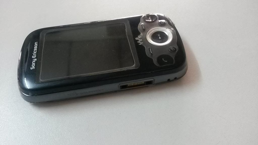 Sony Ericsson W20i Đen Leng Keng Rẻ - 3