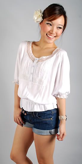 Bonitochico 3/4-Sleeved Lace Top