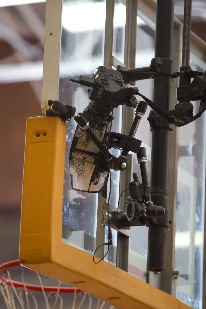 IMAGE: http://i955.photobucket.com/albums/ae38/turfimages/Random%20Sport/001.jpg