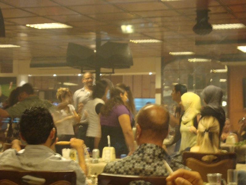 http://i955.photobucket.com/albums/ae40/PhilipOA260/BEY/314_800x600.jpg