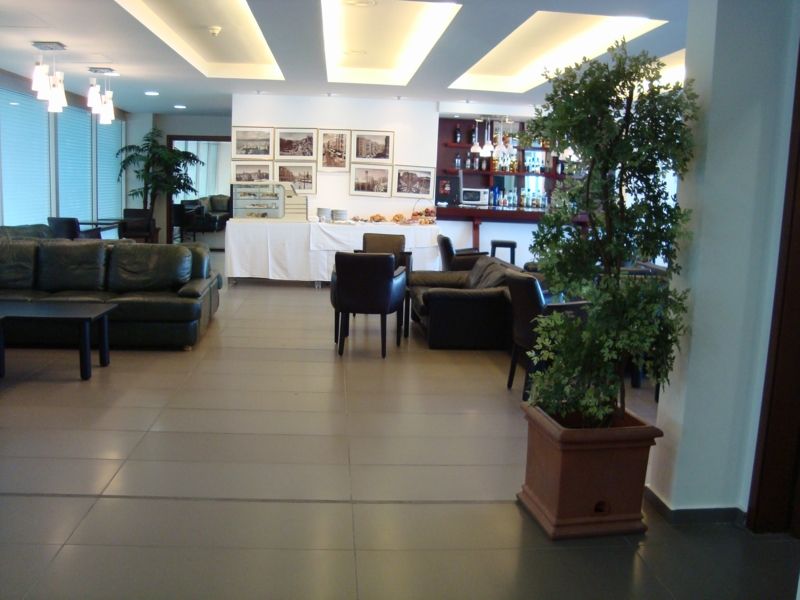 http://i955.photobucket.com/albums/ae40/PhilipOA260/BEY/353_800x600.jpg