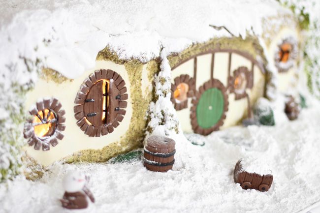 photo SprinkleBakesGingerbreadHobbitHole20_zps574644bd.jpg