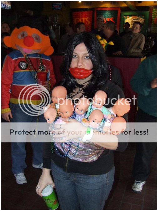 funny-pictures-humor-octo-mom-costume-babies.png